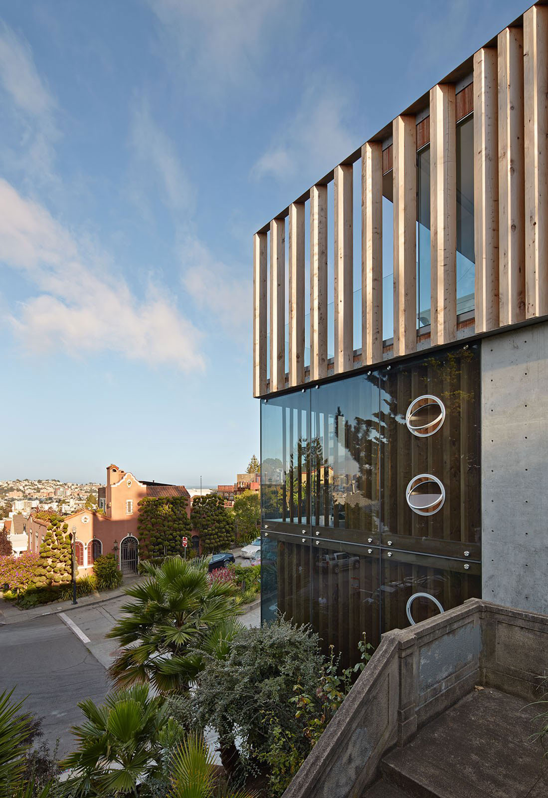 Three Storey Glass Tower House in San Francisco | Homedezen